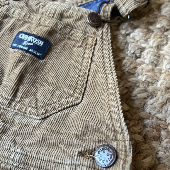🤎 sold 🤎oshkosh corduroy overalls - Picture 2 of 8